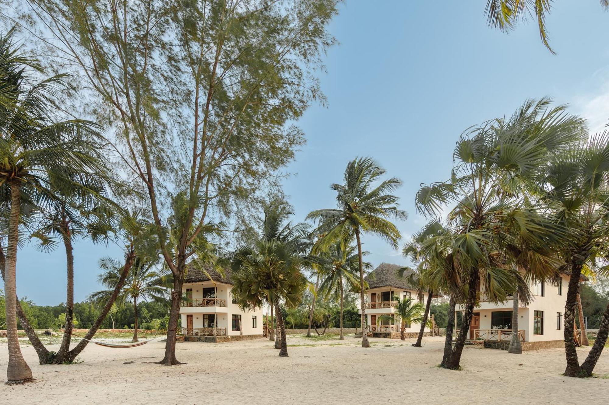 Mwazaro Beach Lodge Шимони Экстерьер фото