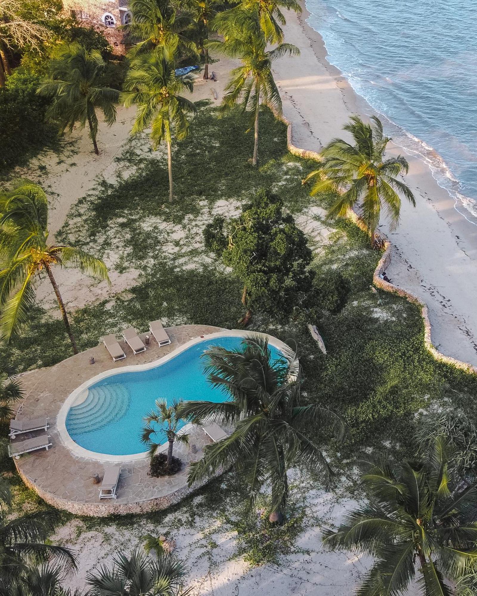 Mwazaro Beach Lodge Шимони Экстерьер фото
