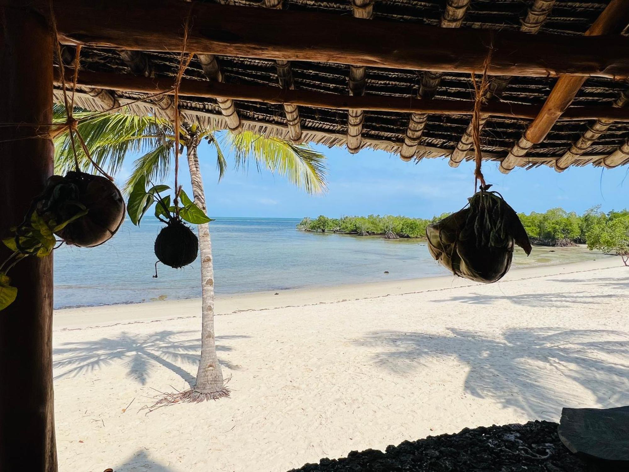 Mwazaro Beach Lodge Шимони Экстерьер фото