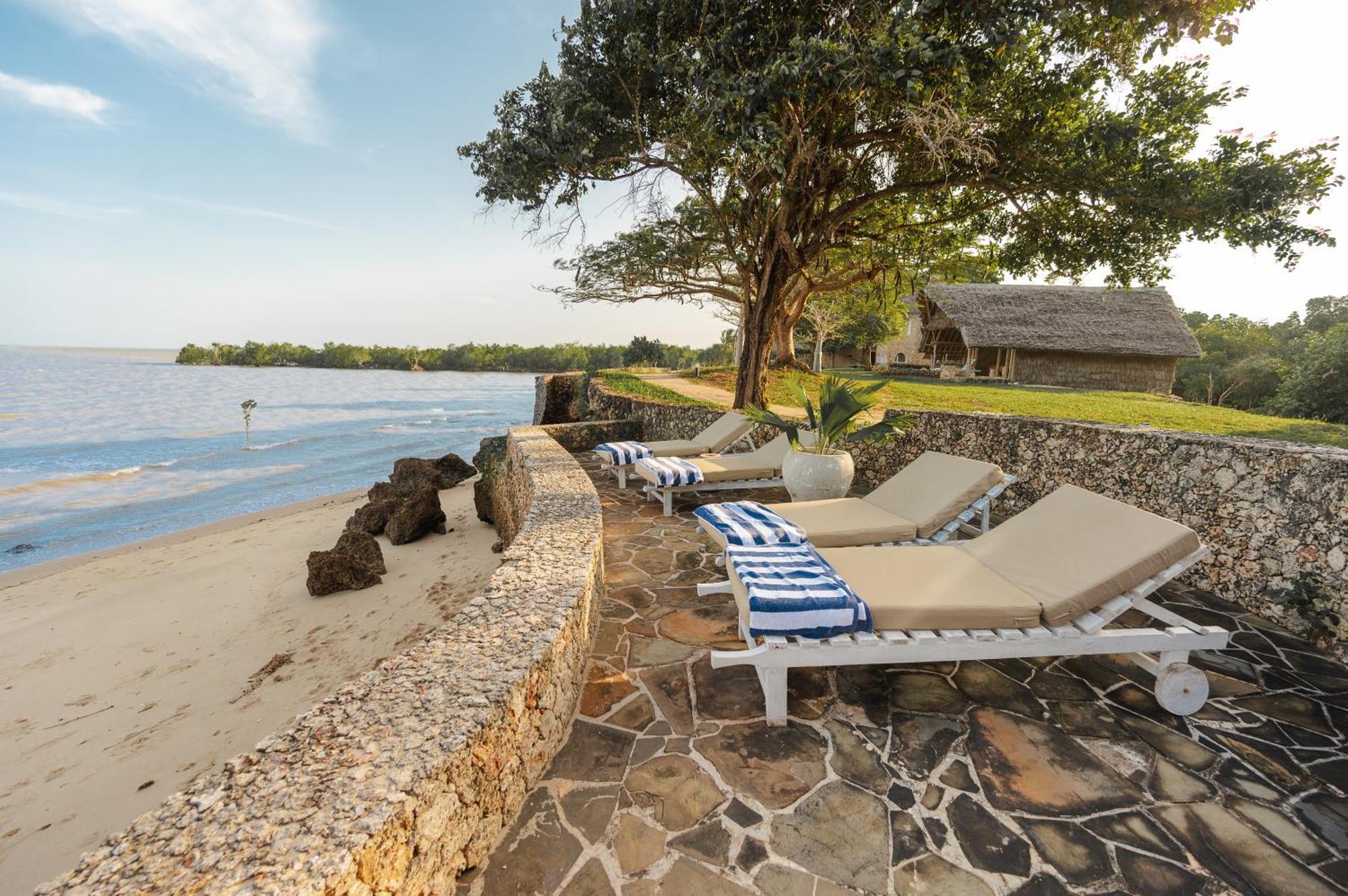 Mwazaro Beach Lodge Шимони Экстерьер фото