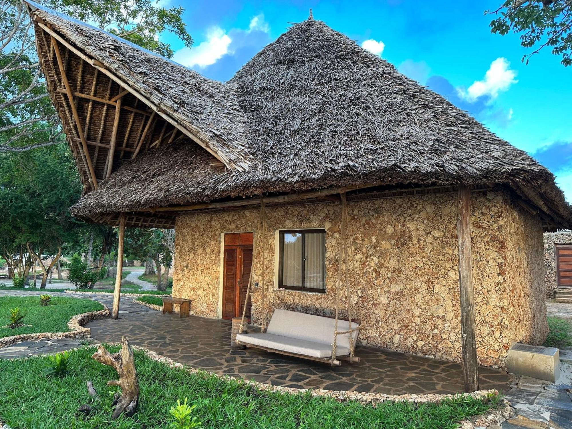 Mwazaro Beach Lodge Шимони Номер фото