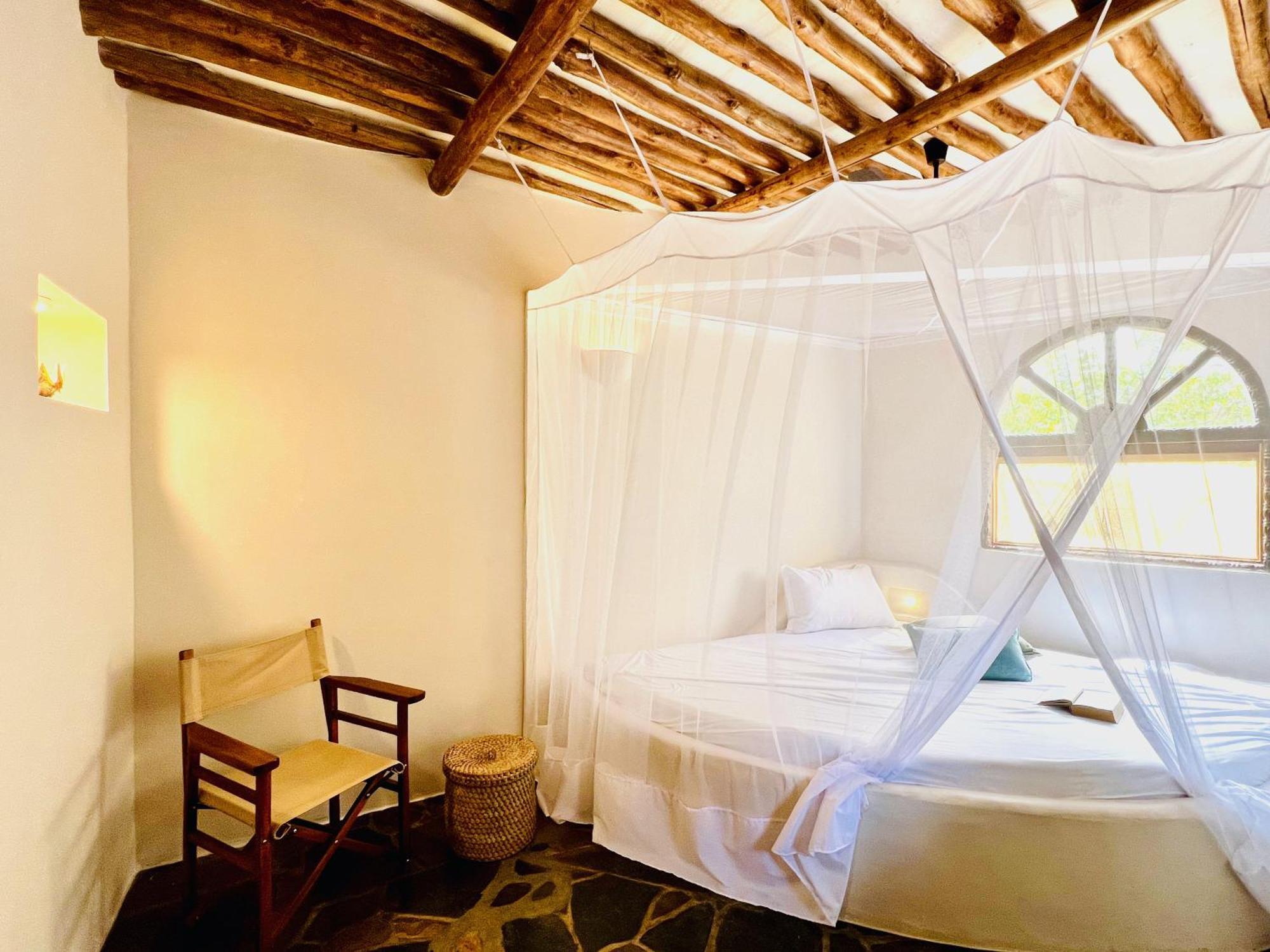 Mwazaro Beach Lodge Шимони Номер фото